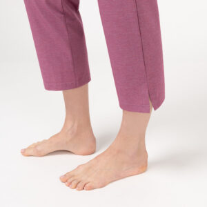 YASASHI Damen Capri Hose BEERE DETAIL VIEW 2 SCHLIZ