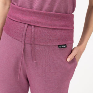 HERA Damen Yogahose BEERE DETAIL VIEW