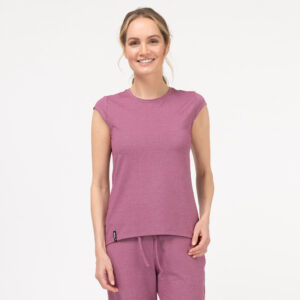 REA Damen Yoga Shirt BEERE FRONT VIEW HALF BODY
